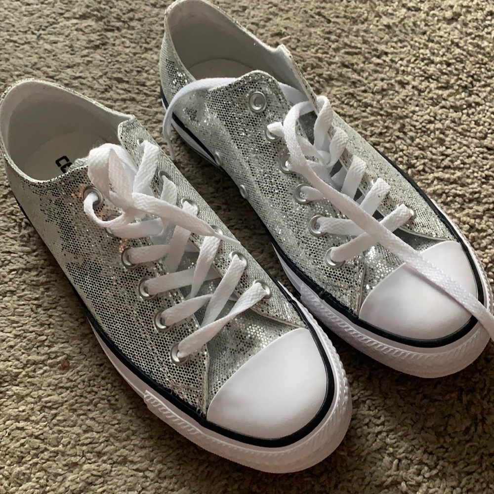 Converse women’s sneakers size 8